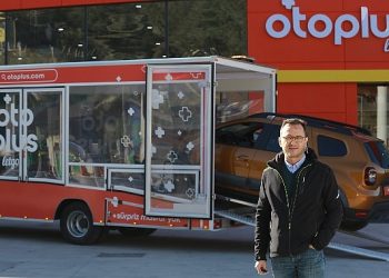 otoplus Adana’daki merkezinde araba satışına başladı